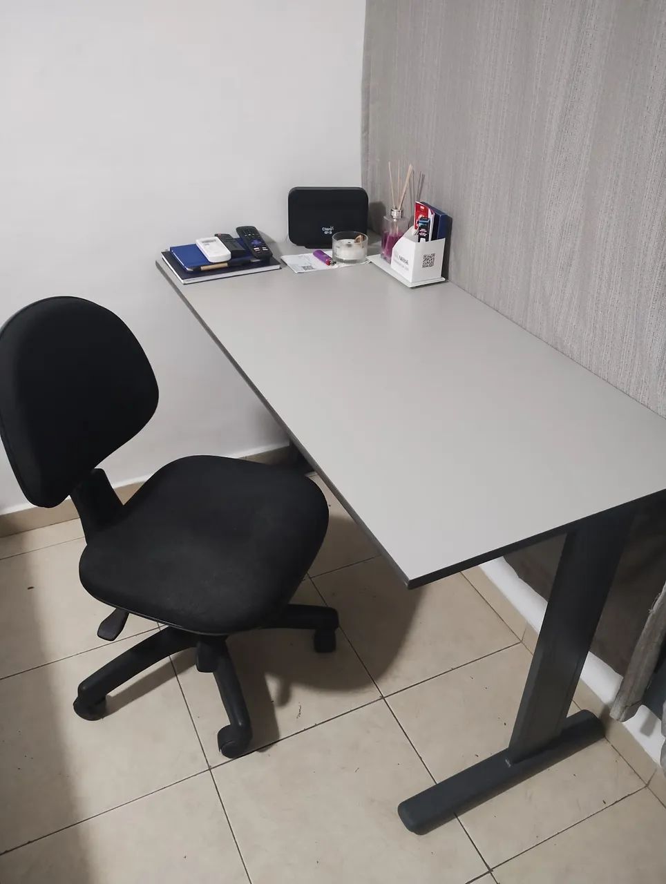 Mesa de escritório + Cadeira