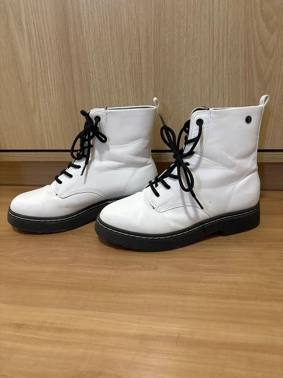 Bota coturno branca Vizzano 37