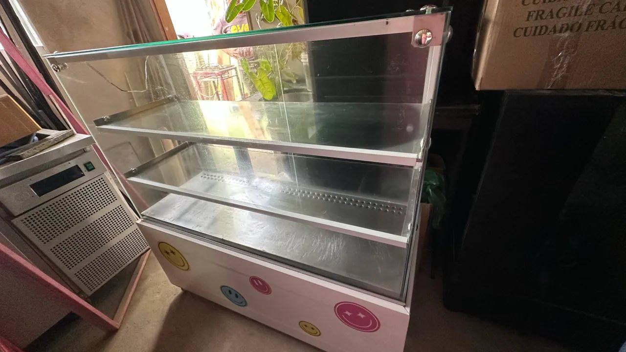 Vendo vitrine refrigerada belíssima - Foto 3