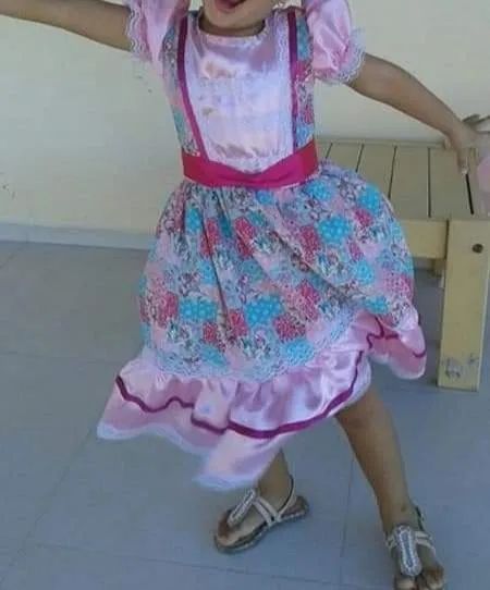 Vestido em ótimo estado tamanhos variados  - Foto 2