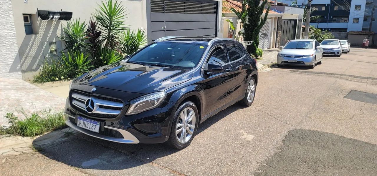 Mercedes-Benz GLA 200 Adv. 1.6/1.6 TB 16V Flex Aut. 2015