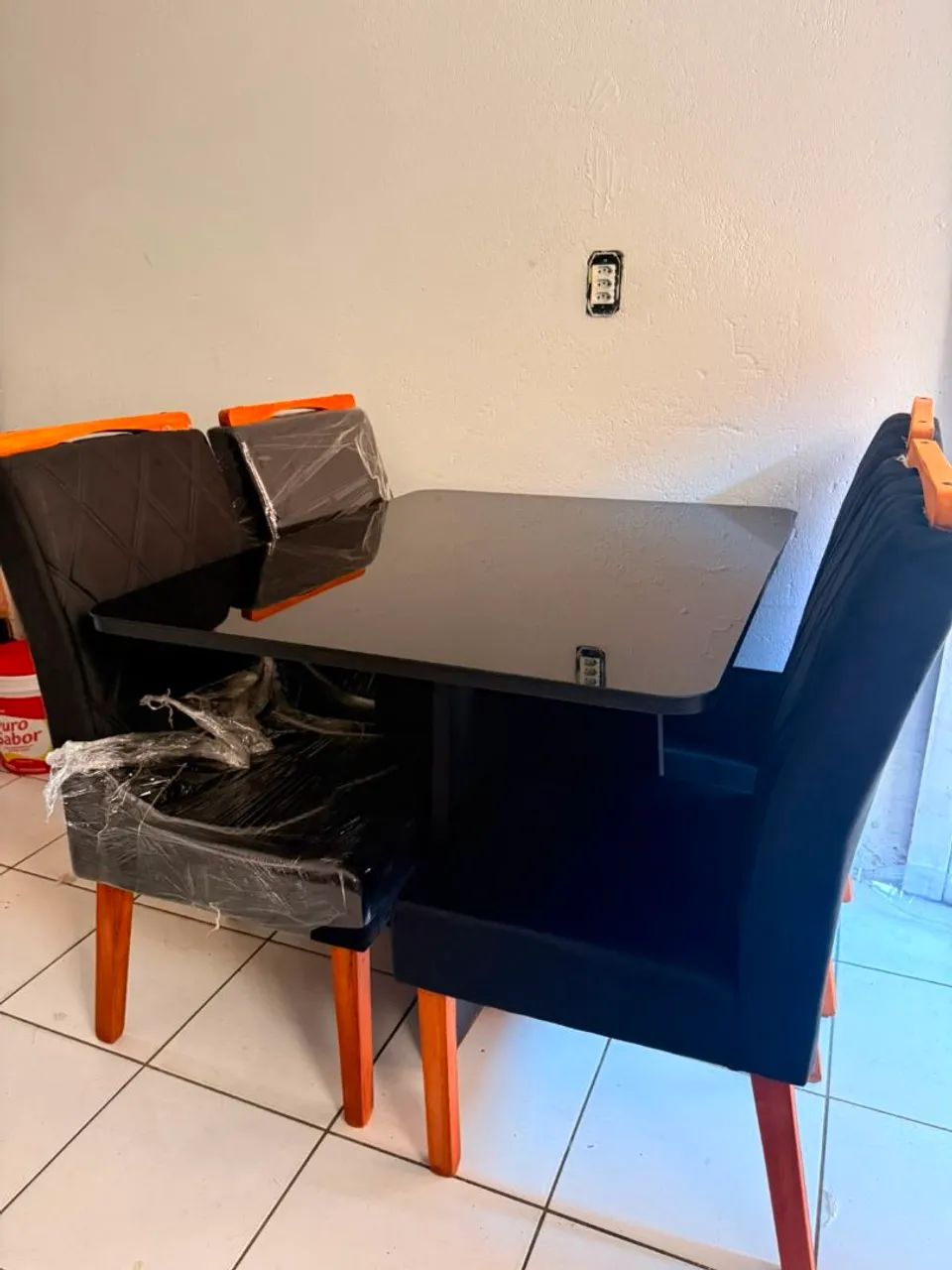 Mesas e cadeiras disponíveis  - Foto 3