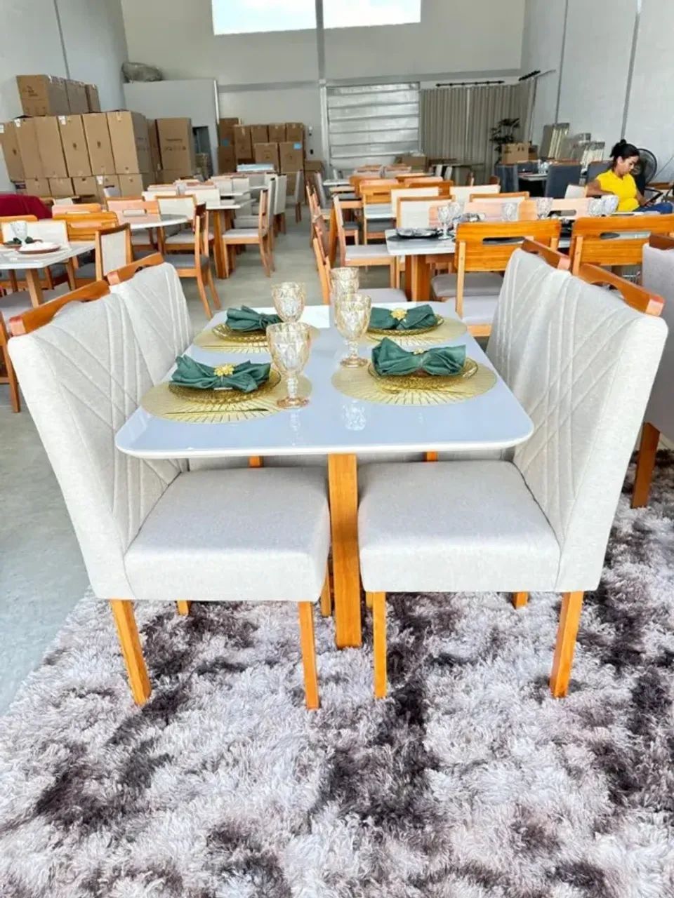Mesa de Jantar 4 Cadeiras - Moderna e Elegante - Foto 3
