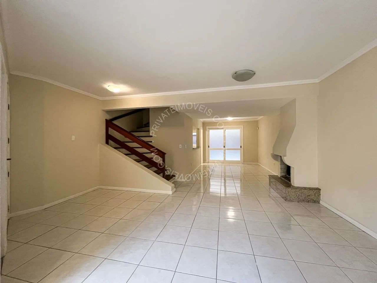 Casa semimobiliada para alugar no Boa Vista com 3 quartos (1 suíte)