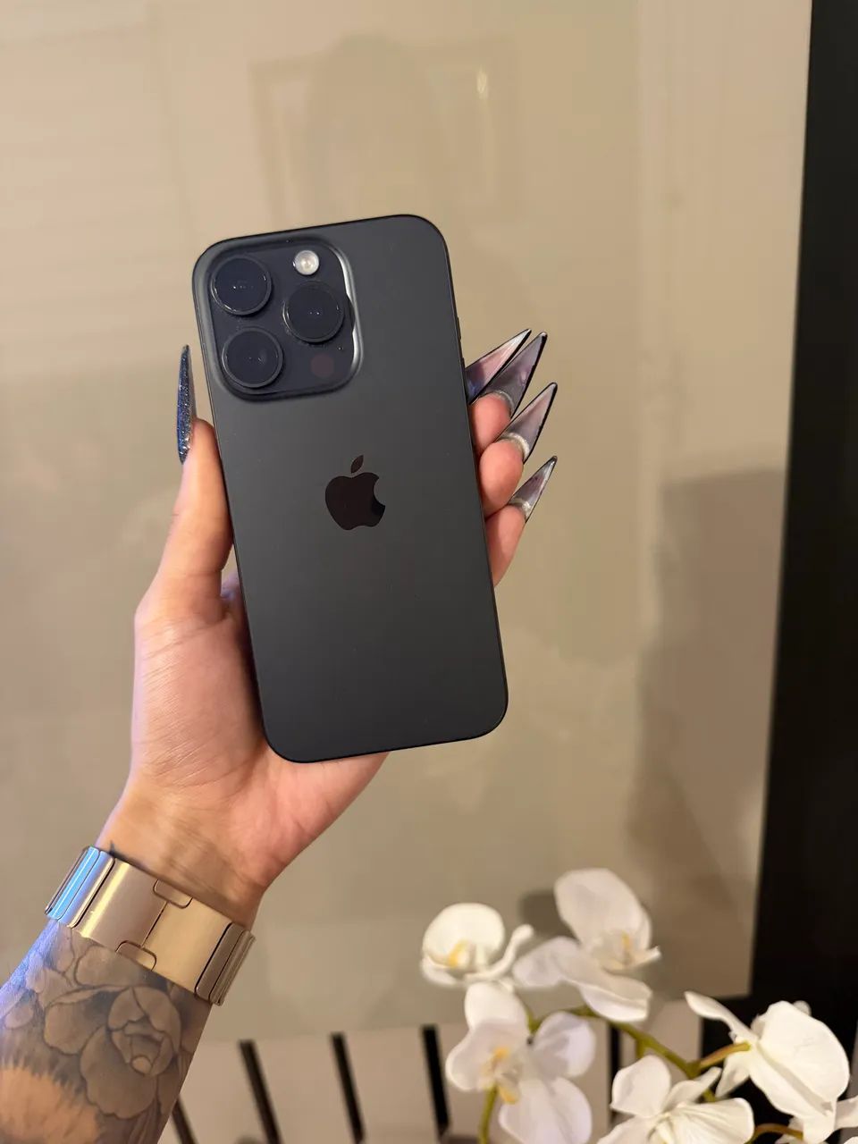 iPhone 15 Pro Titânio Preto  - Foto 3
