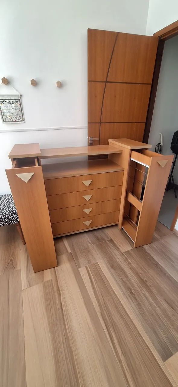 Excelente Cômoda com sapateiras laterais - Foto 3