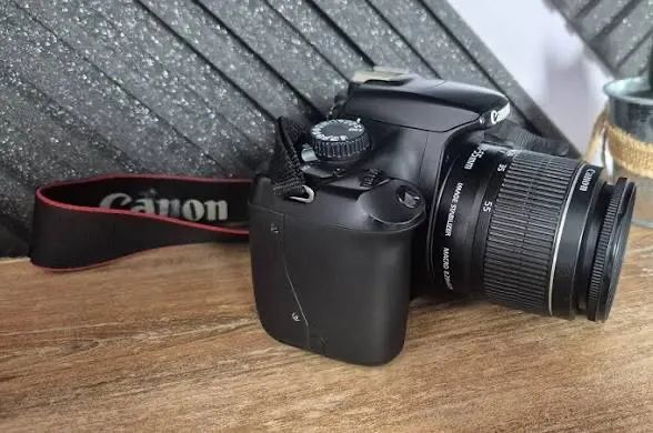 Câmera Cânon T3 + Lente 18-55 do KIT + Carregador e Bateria + Bolsa *VALOR NEGOCIÁVEL *