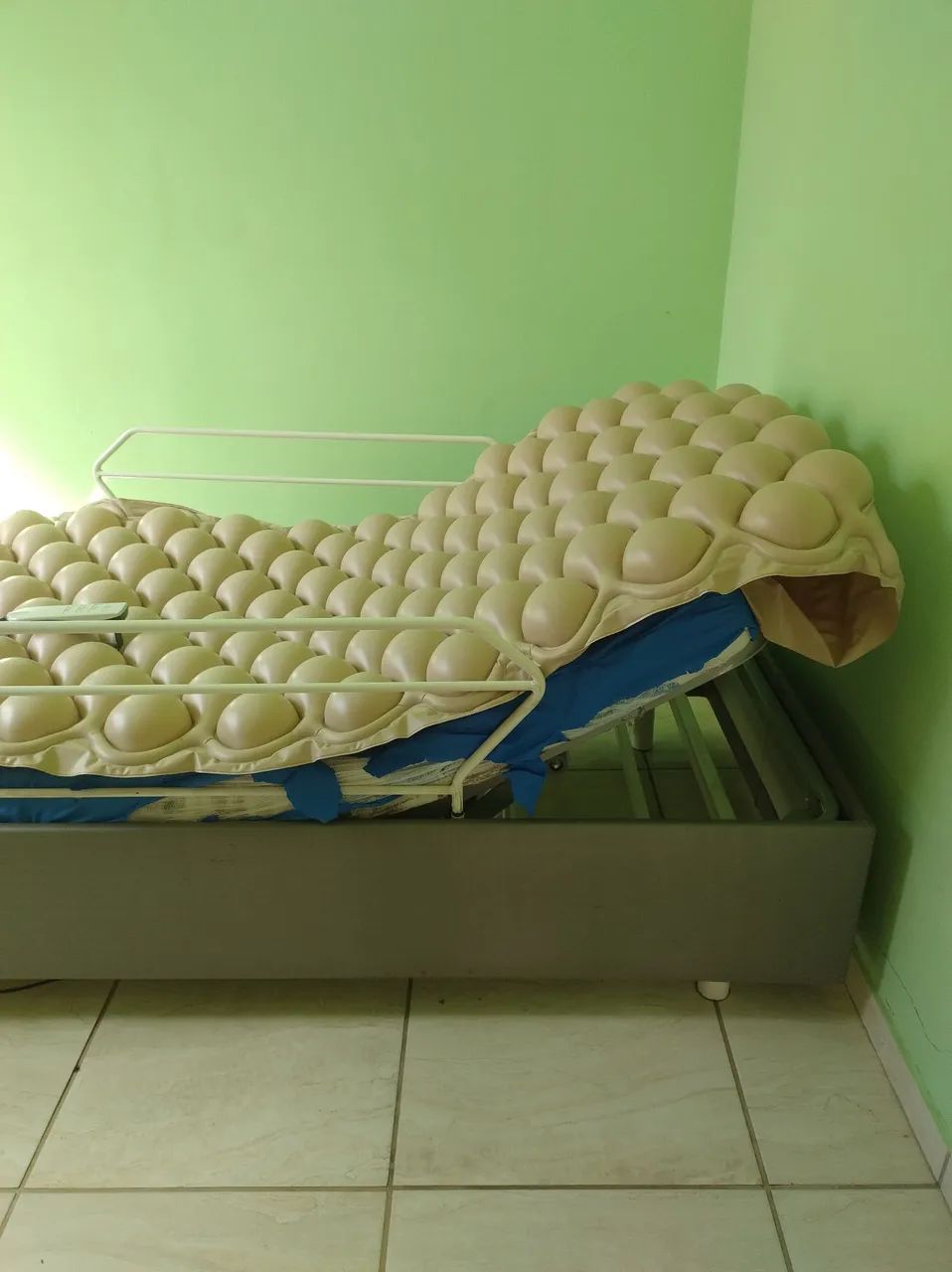 Kit Cama Hospitalar Articulada com Controle + Colchão Pneumático - Usado - Foto 3