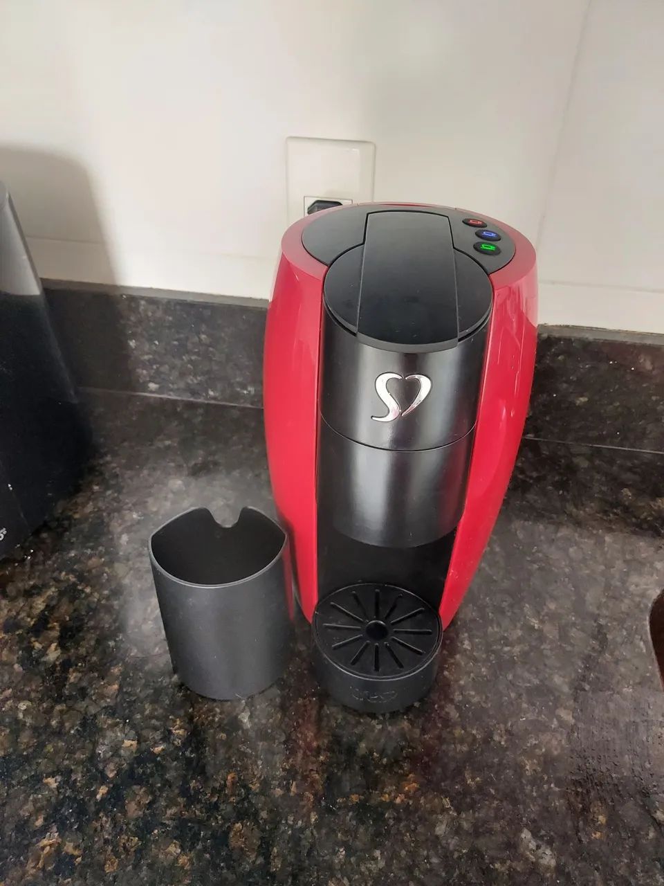 Cafeteira de capsula 3 corações 