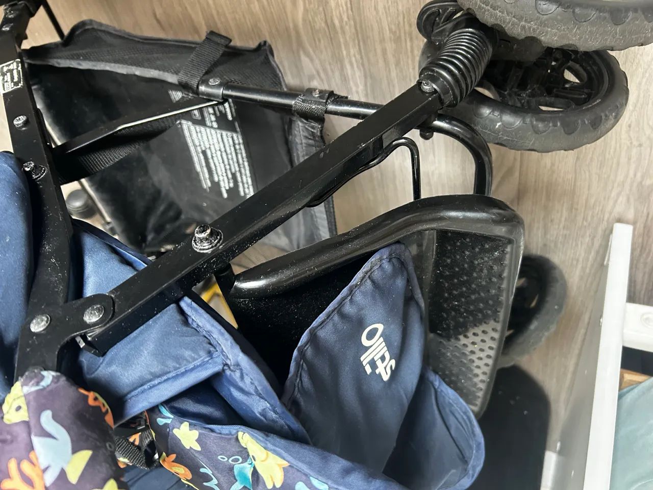  Carrinho de bebê  R$125,00 - Foto 4