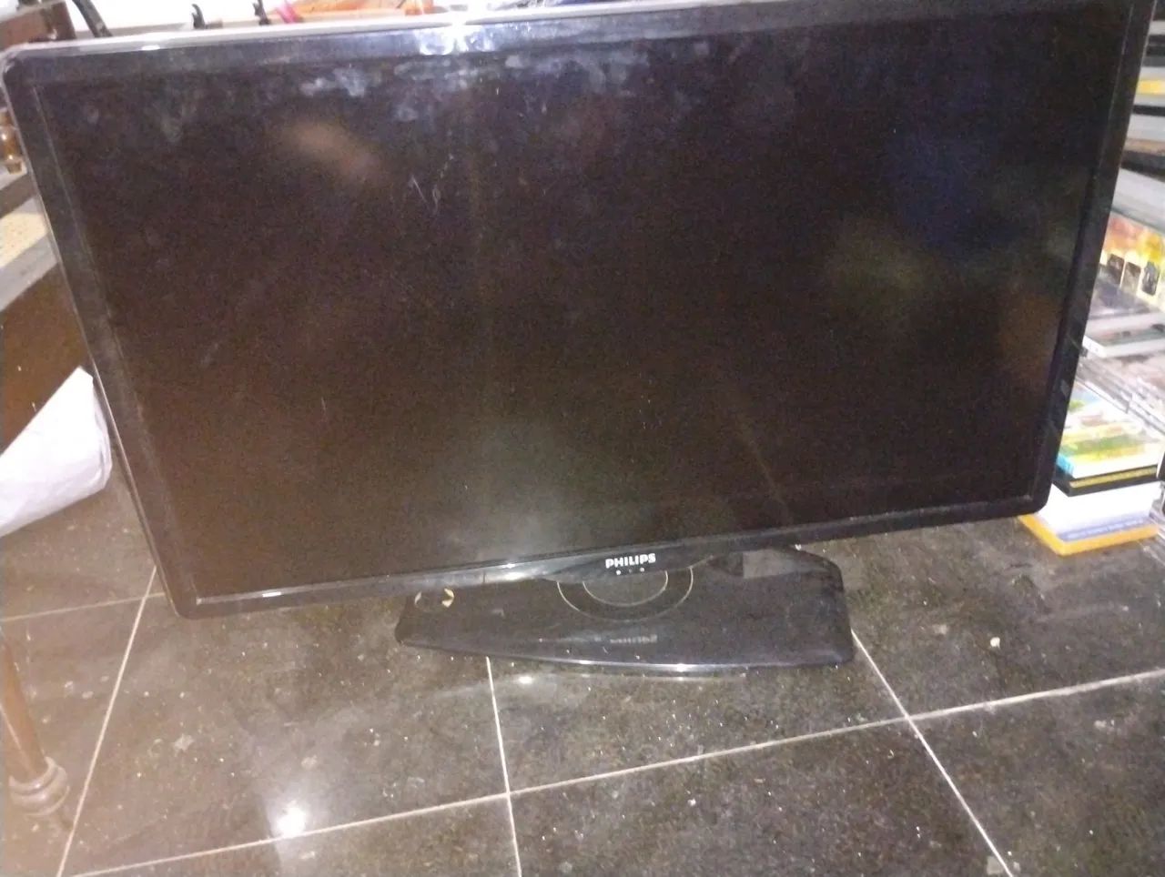 Vendo uma televisão Philips 42 com defeito 