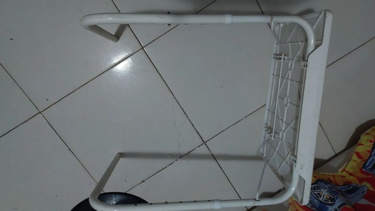 Mesa portátil prá refeições.  - Foto 5