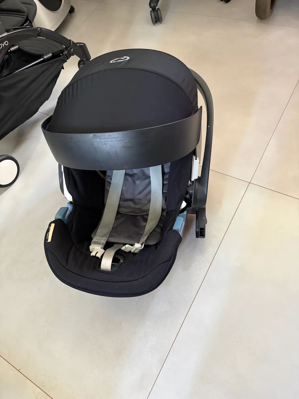 Carrinho yoyo com bebê conforto cybex - Foto 3