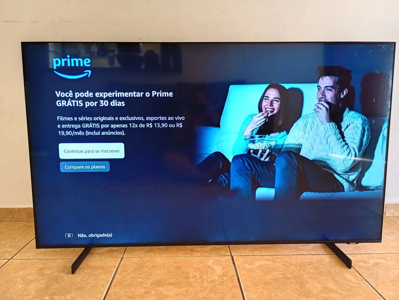 Vendo essa tv da Samsung 60 polegadas smart 4k  - Foto 3