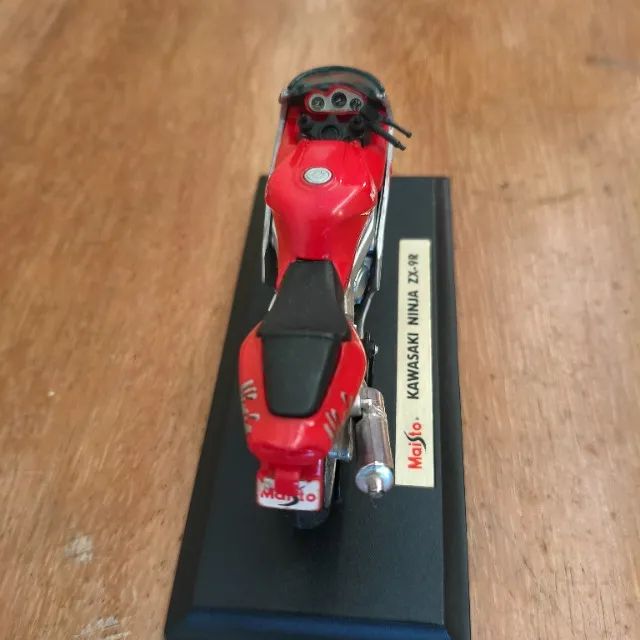 Miniatura Maisto Kawasaki Ninja ZX-9R - 1:18 - Hobbies e coleções