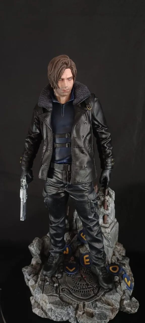 Leon Requiem Diorama