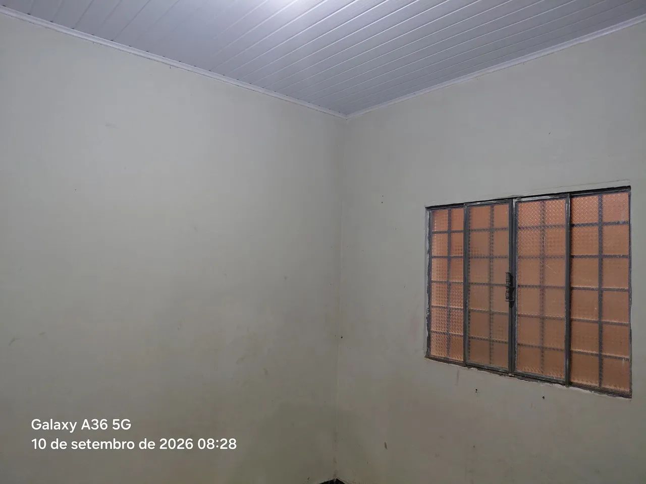 Aluga-se 