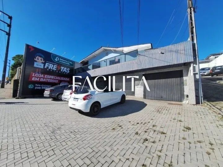 Loja comercial para locação no bairro Capoeiras, Florianópolis.