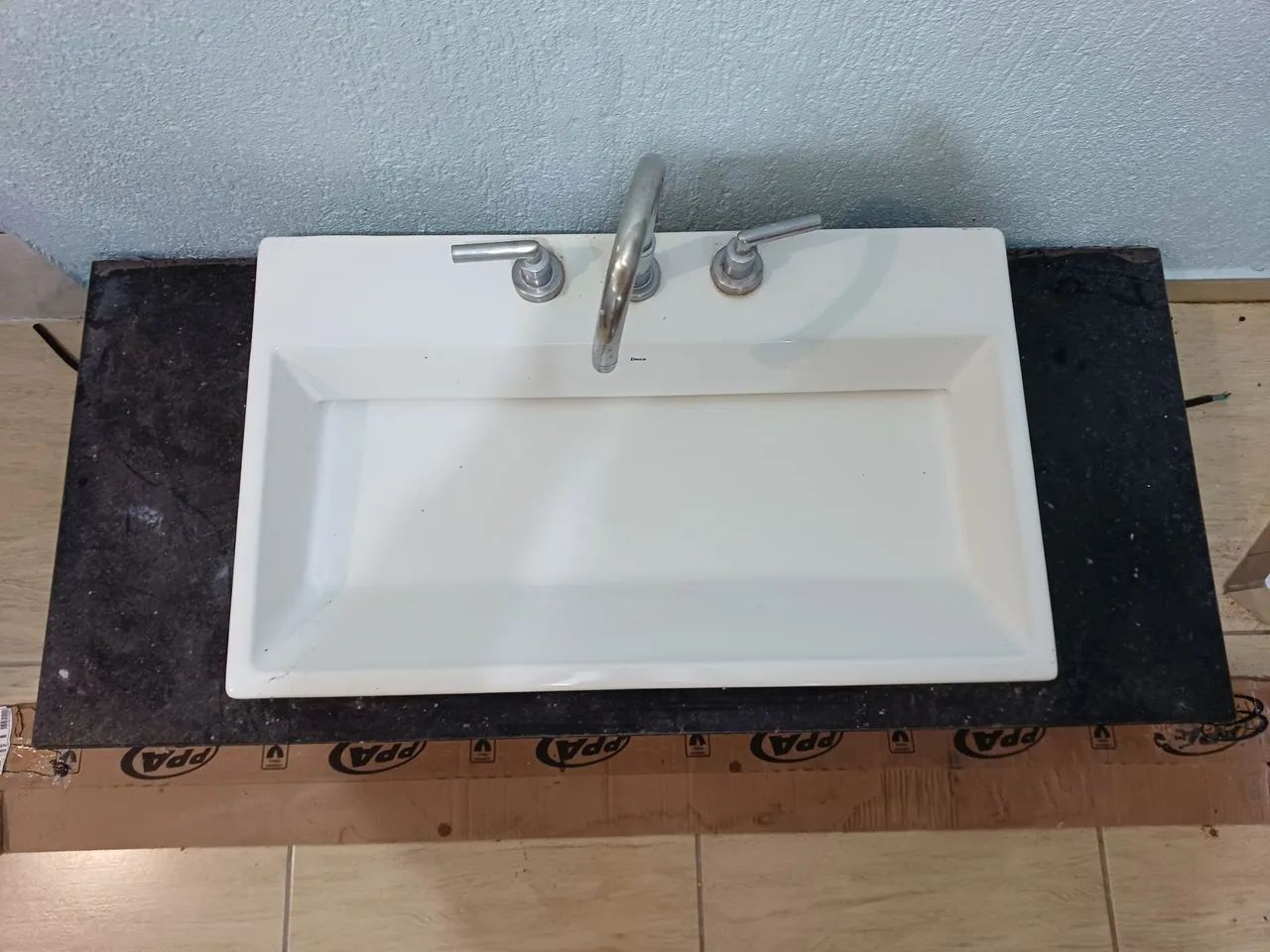 Cuba/lavabo/pia Deca grande acompanha torneira e base de mármore  - Foto 2