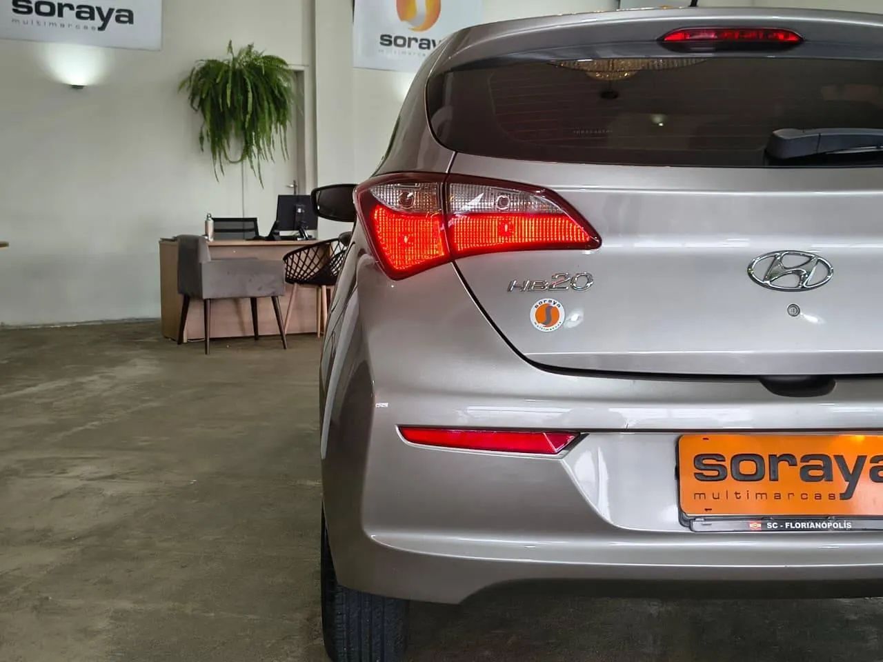 Hyundai HB20 Unique 1.0 Flex 12V Mec. 2019 - Foto 7