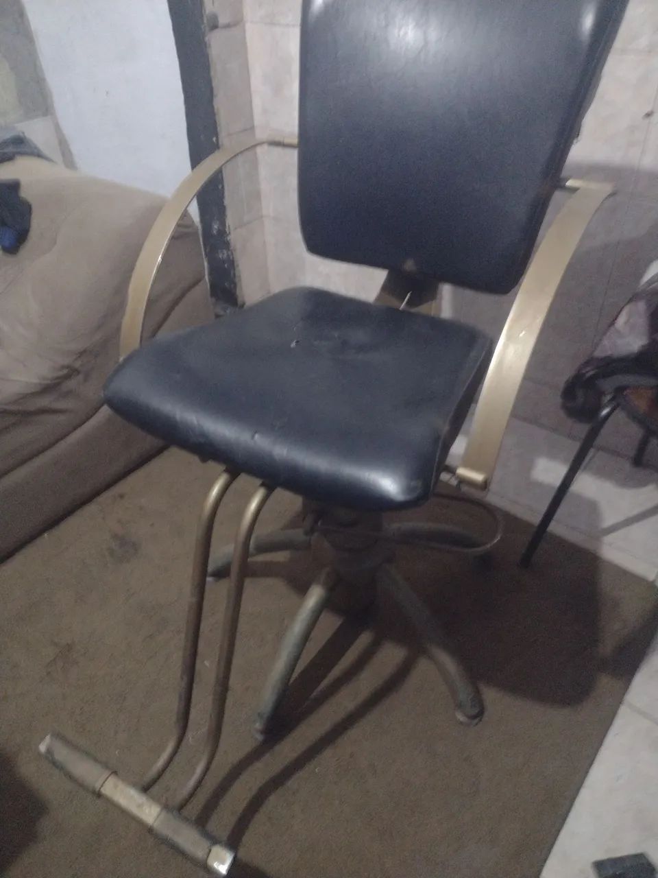 Cadeira de barbeiro - Foto 2