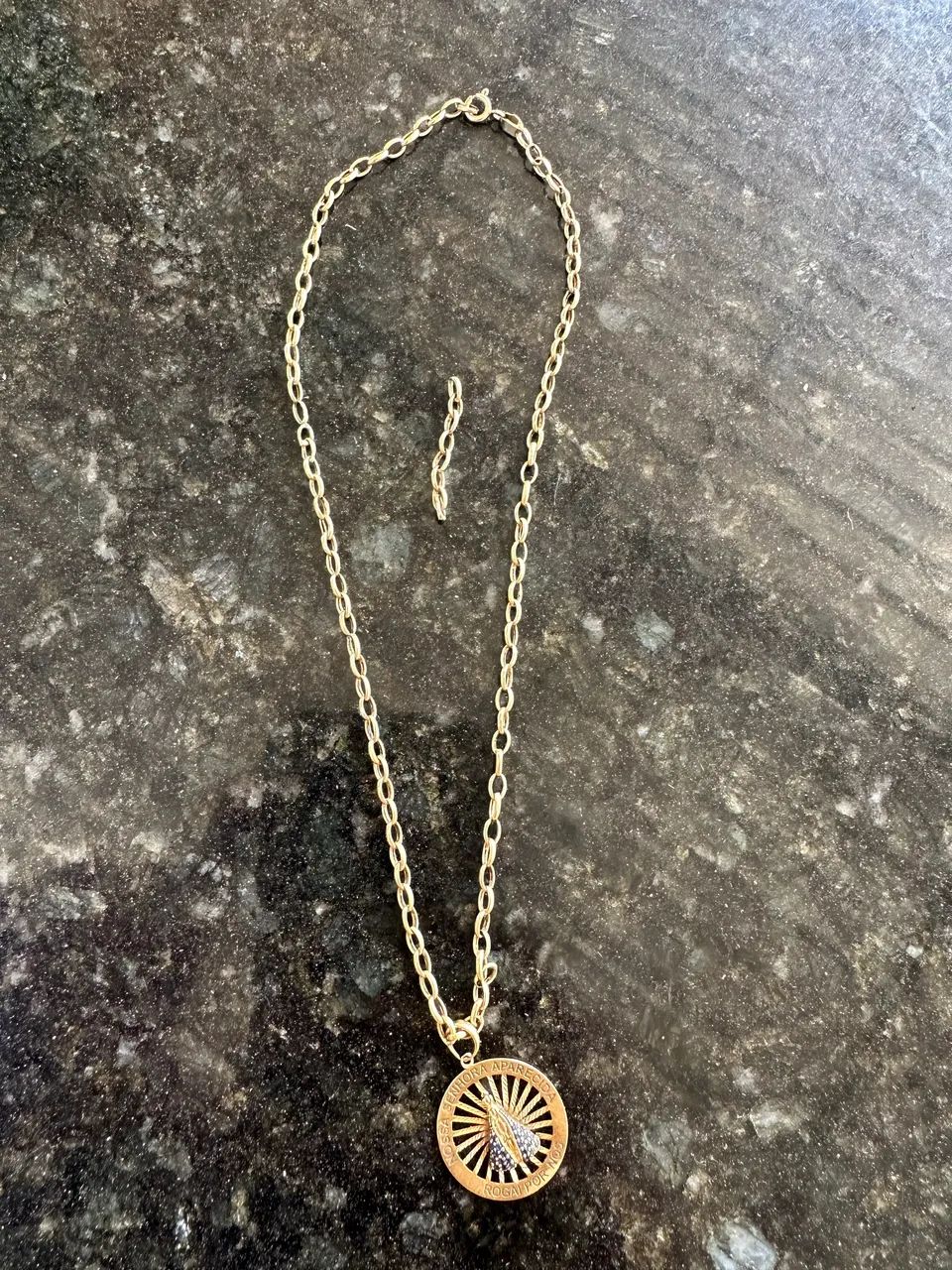 Cordão de ouro