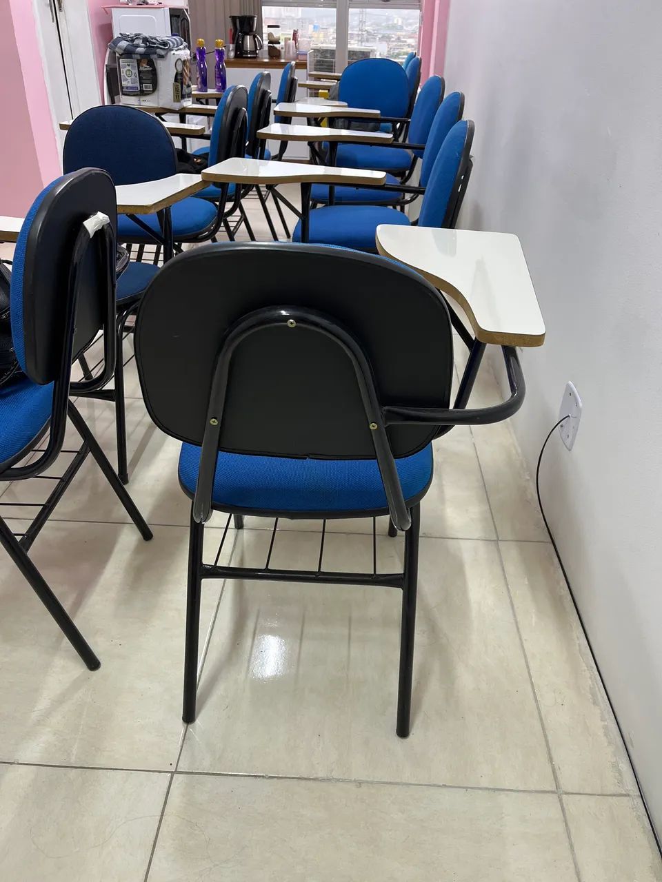 Vendo cadeira escolar  - Foto 2