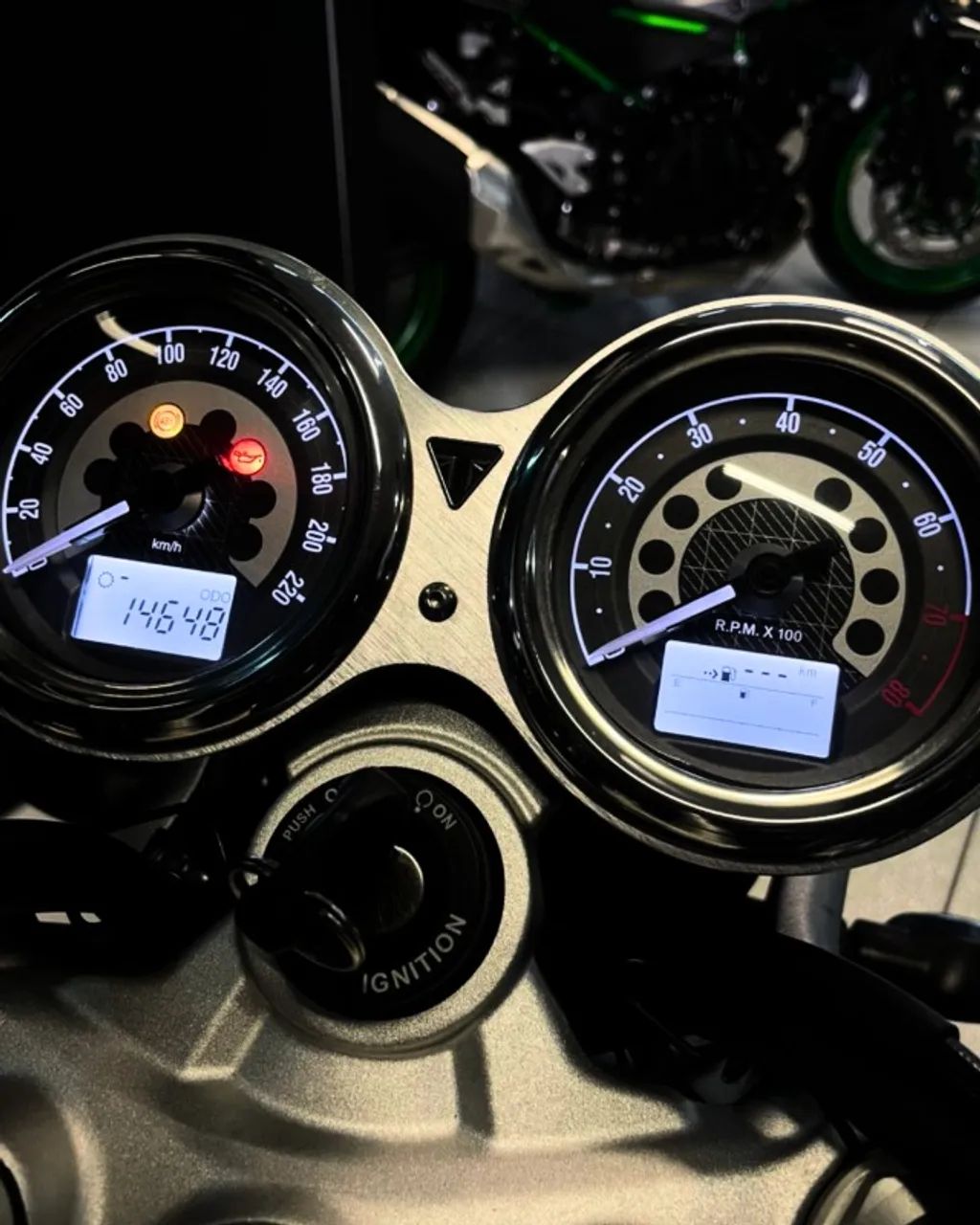 TRIUMPH SPEED TWIN 1200 2022 - Foto 4