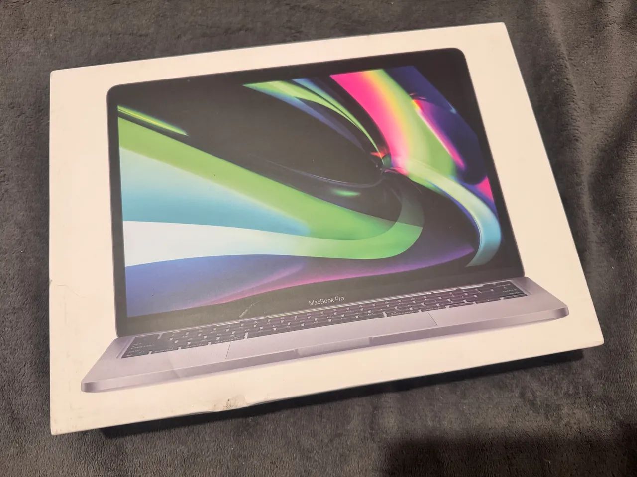 Caixa vazia de Macbook Pro