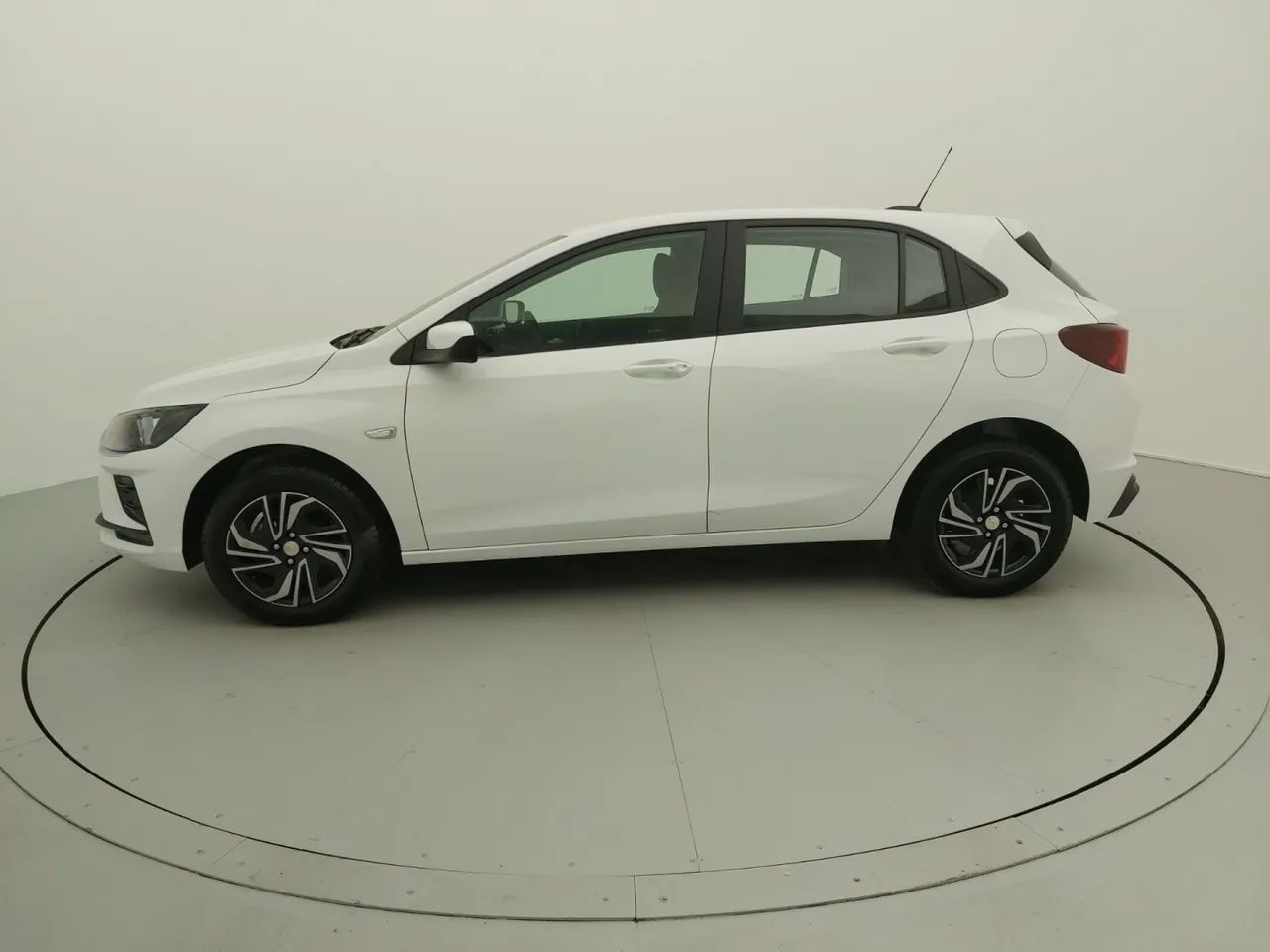 Chevrolet Onix Hatch 1.0 12V Flex Mec. 4P, foto 2 de 18