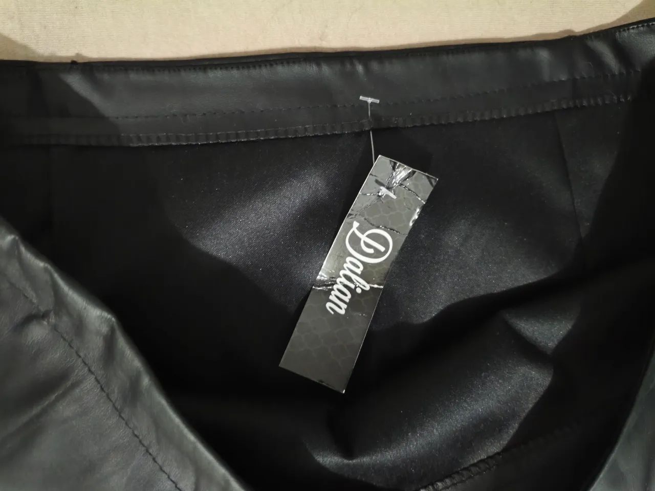 Saia preta de viscose  - Foto 3