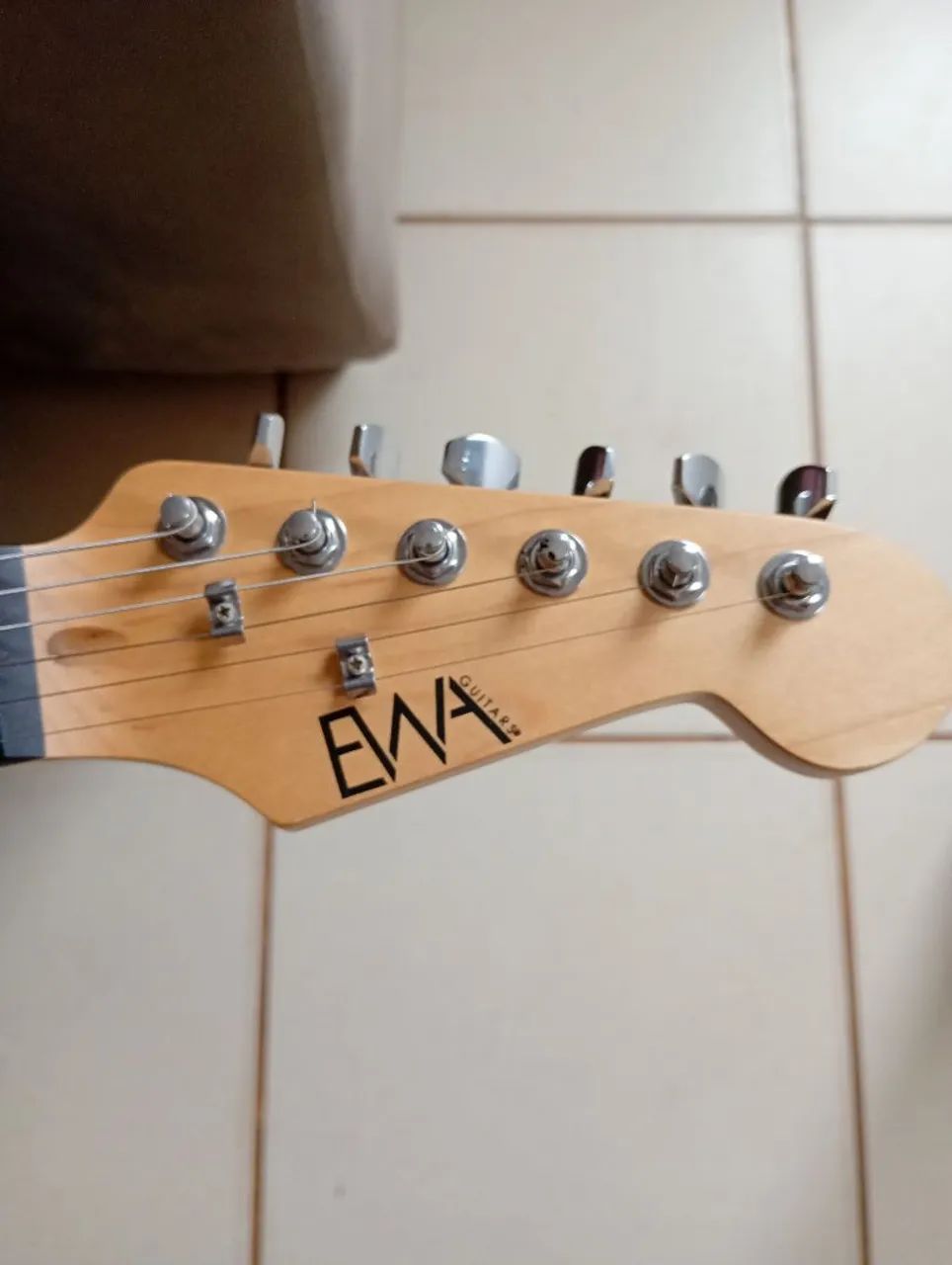 Guitarra Red EWA - Foto 3