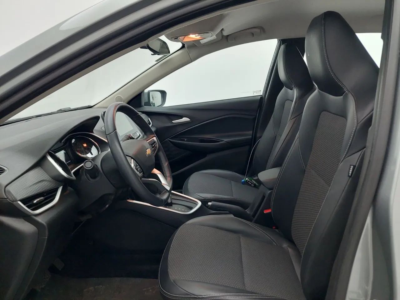 Chevrolet Onix Plus LTZ 1.0 12V TB Flex Aut. 4P, foto 16 de 18