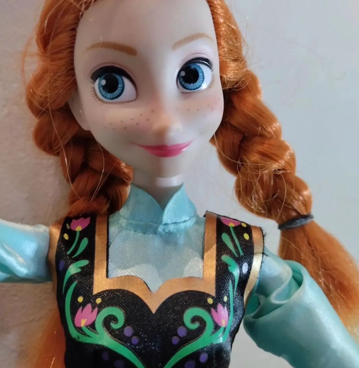 Boneca articulada Frozen Anna - original  - Foto 3