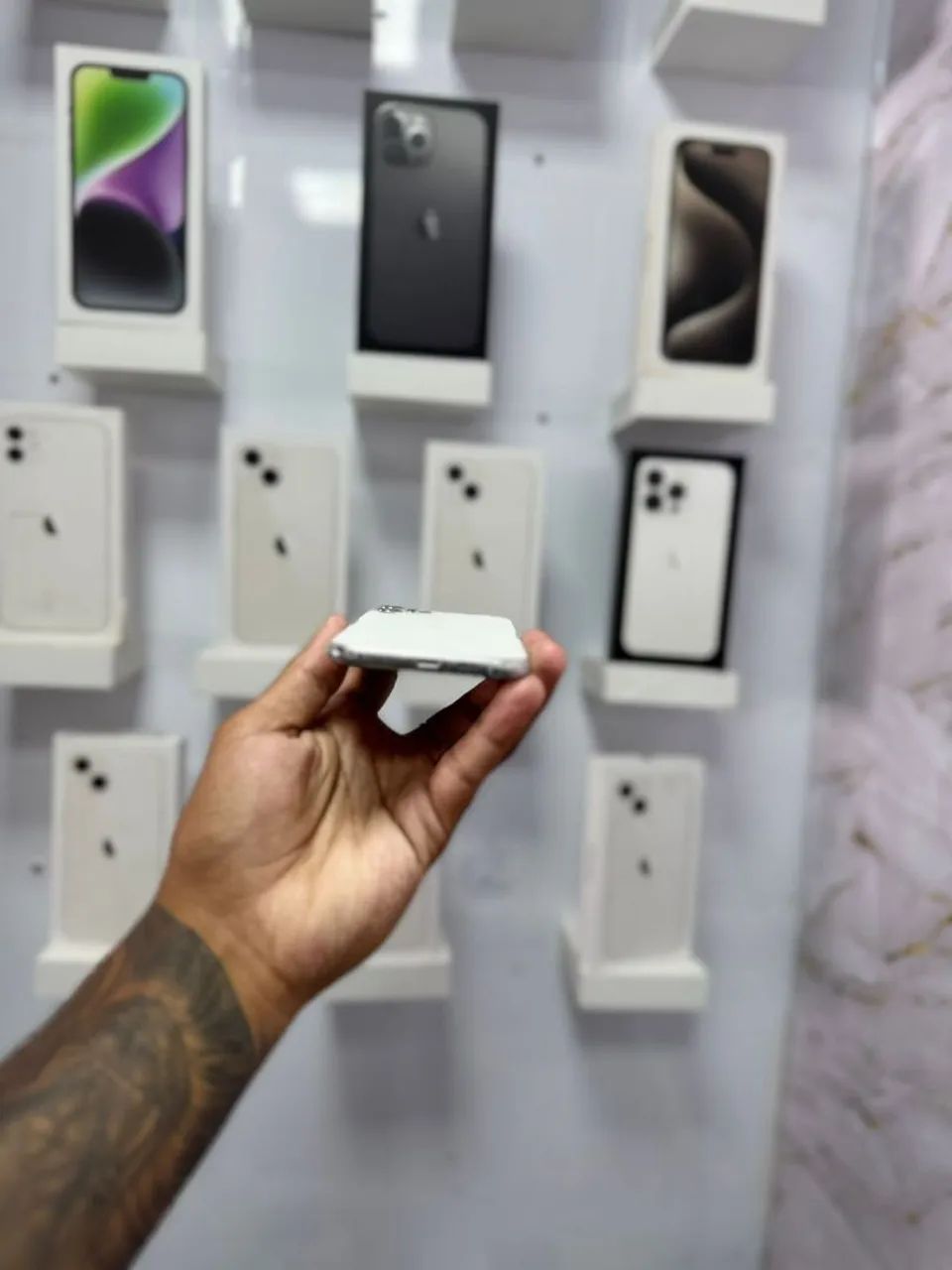 IPHONE 11 PRO 64GB<br>R$ 1.599,00 - Foto 2