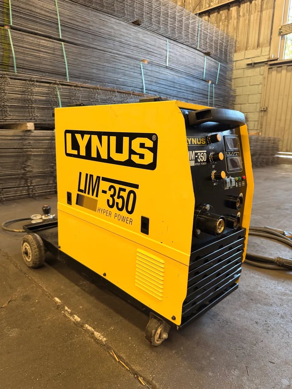 Maquina Inversora Solda Mig Tig Eletrodo 350a Amarelo Lynus Lim-350 Trif