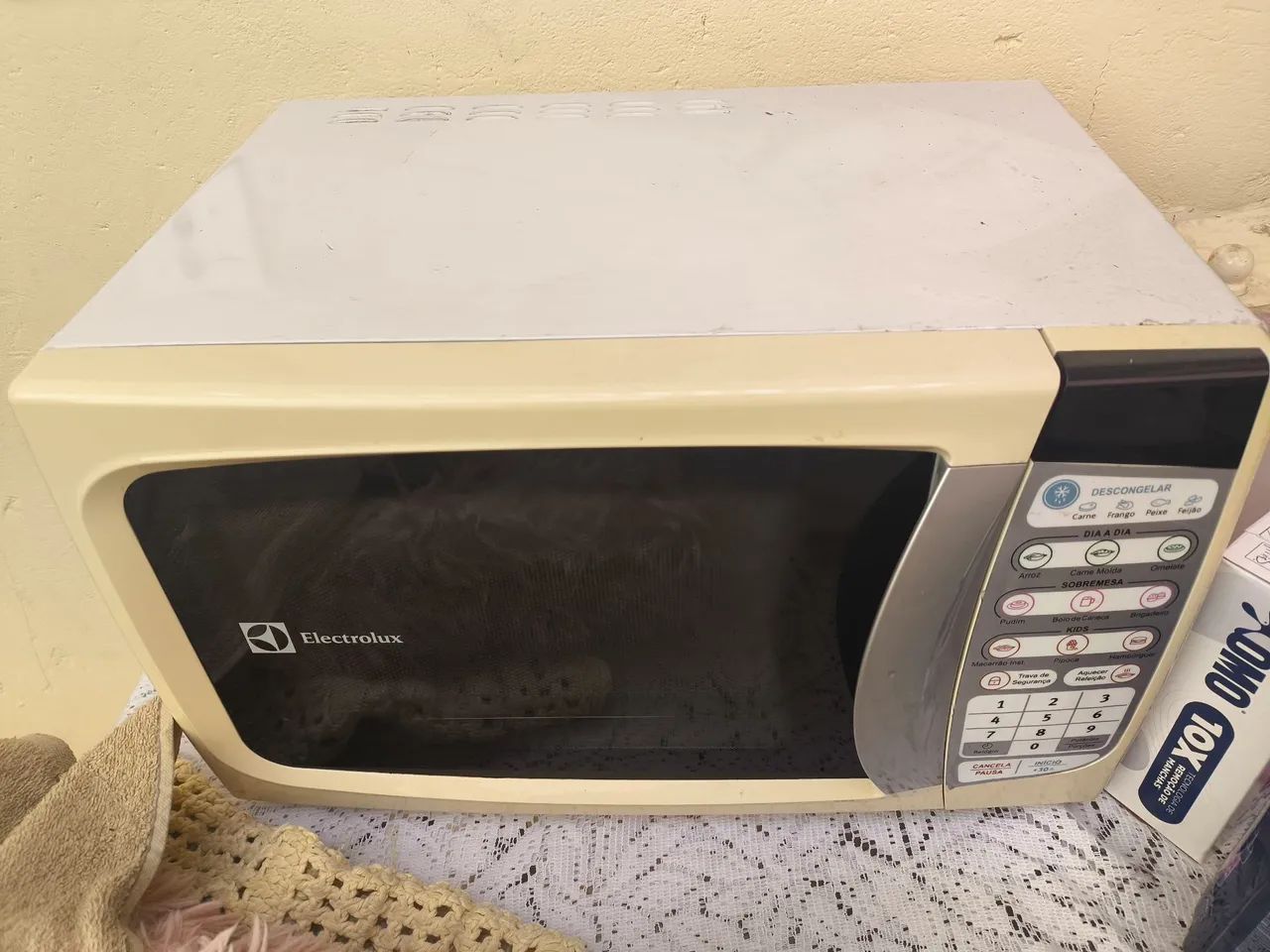 Microondas funciona mas ideal para peças 