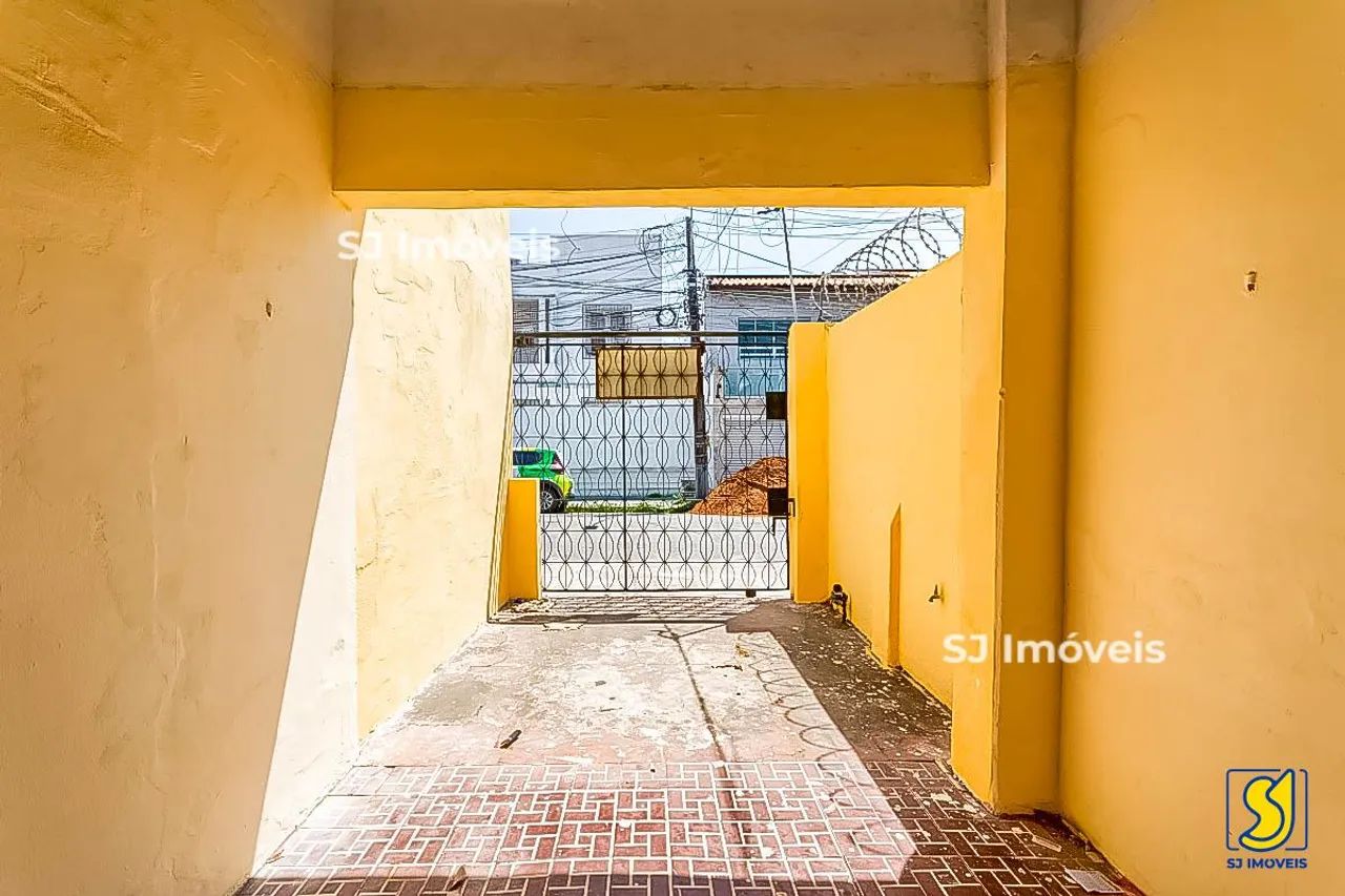Casa com 1 suíte, 1 quarto e quintal próximo ao Shopping Benfica - Foto 2