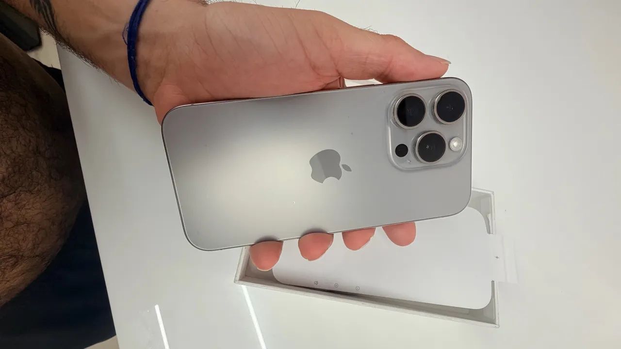 iPhone 15 Pro 128GB - Titânio Natural - Com Caixa e Acessórios - Foto 2
