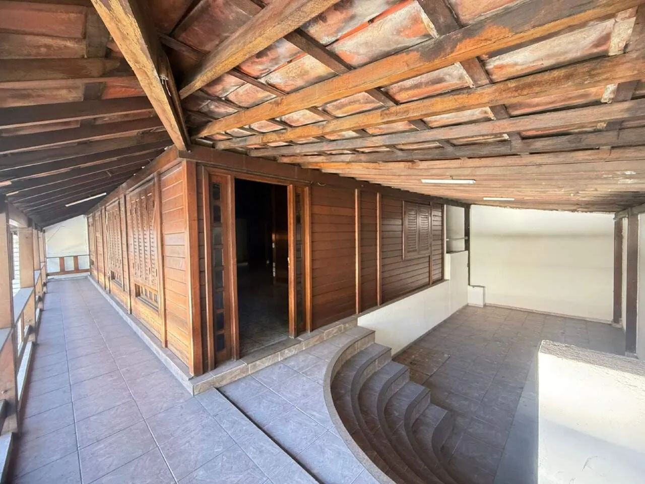 Casa comercial para alugar no centro do Barreiro!