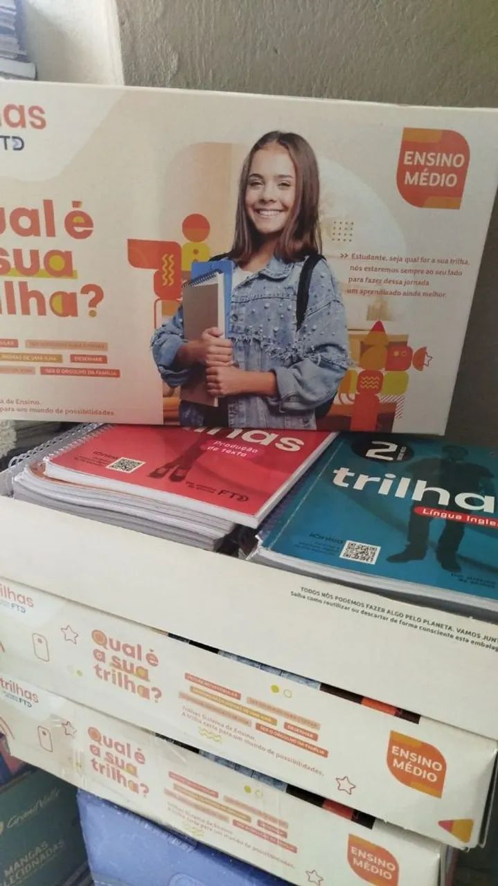 Livros ftd trilhas 2 ano ensino médio - Livros e revistas