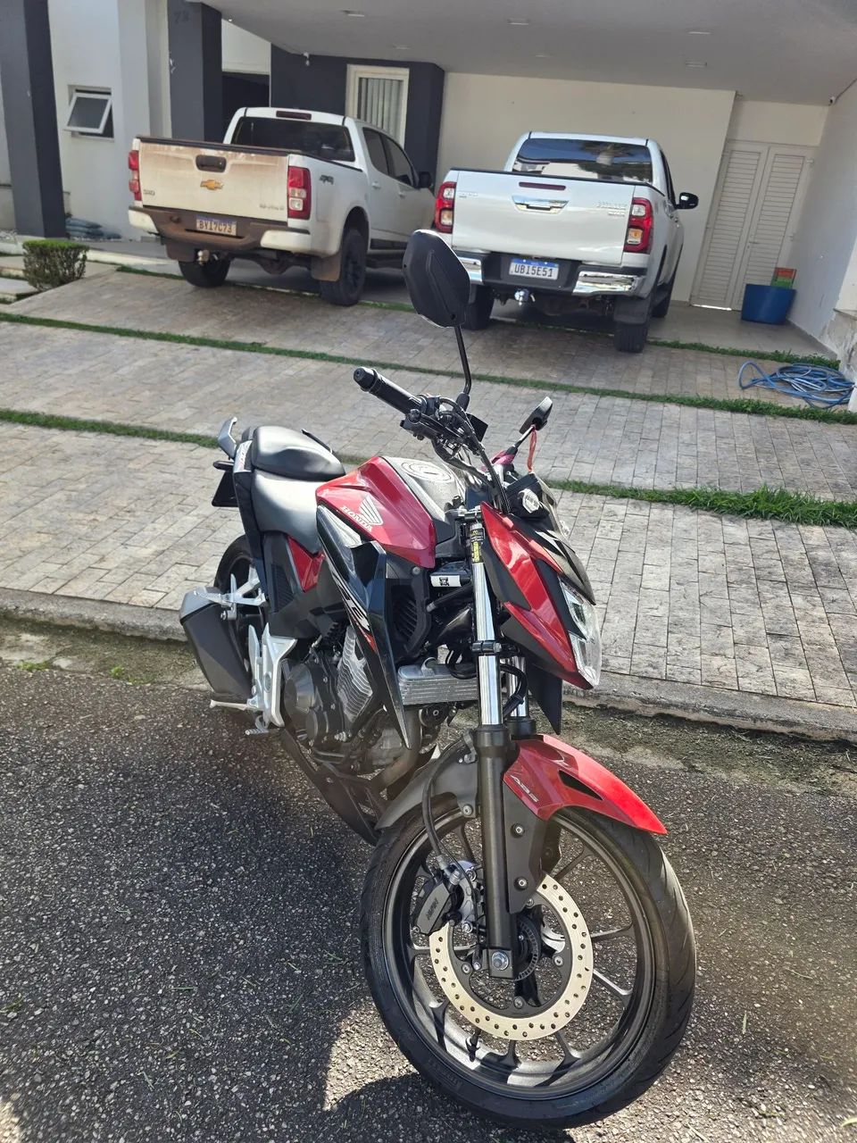 CB 300 2025  - Foto 4