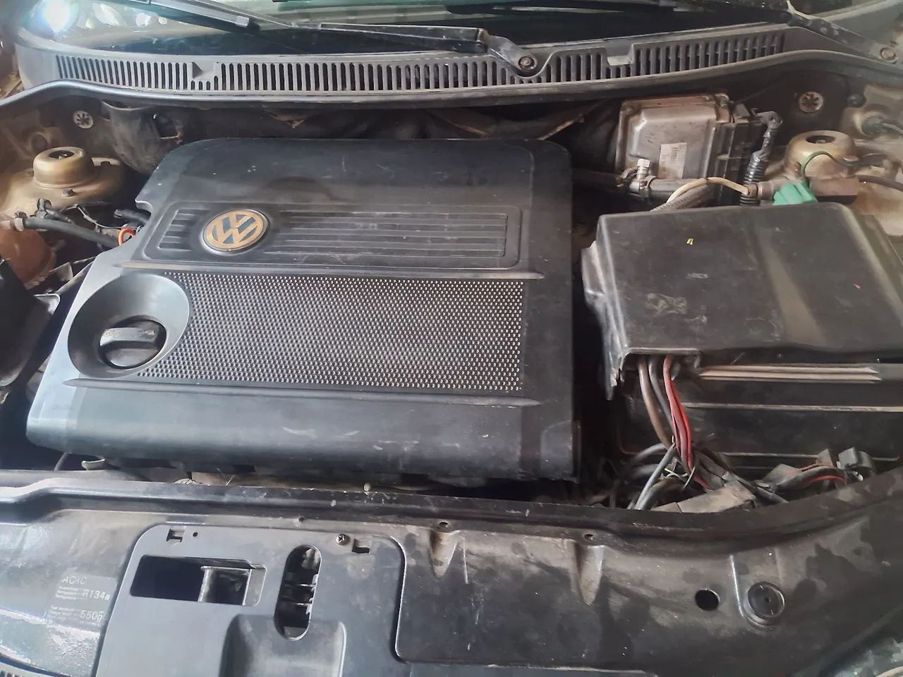 Volkswagen Polo Sedan 1.6 MI 101cv 8V 4P 2004