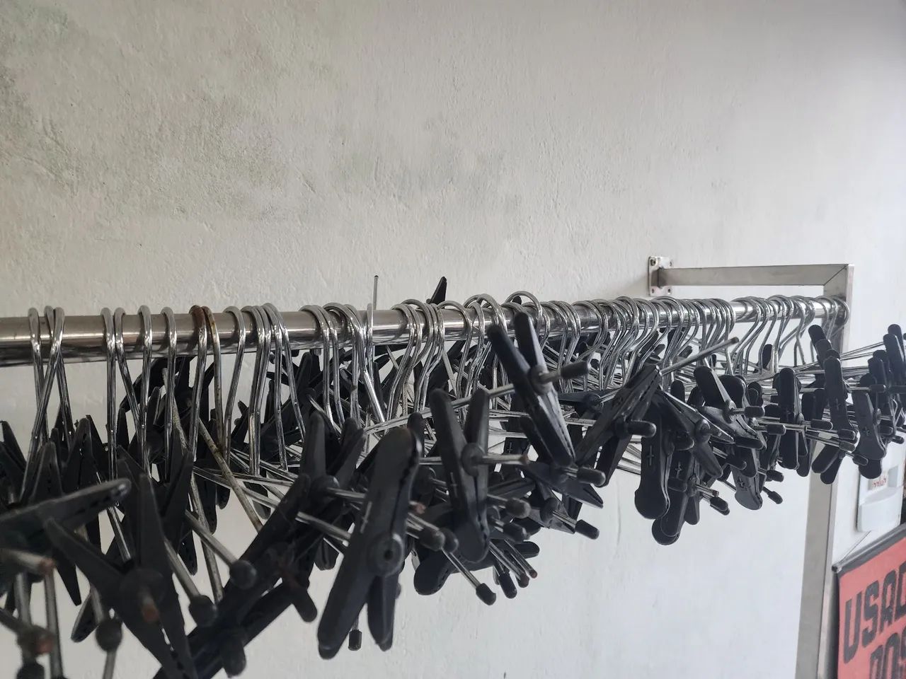 Cabides, araras, manequim  - Foto 3