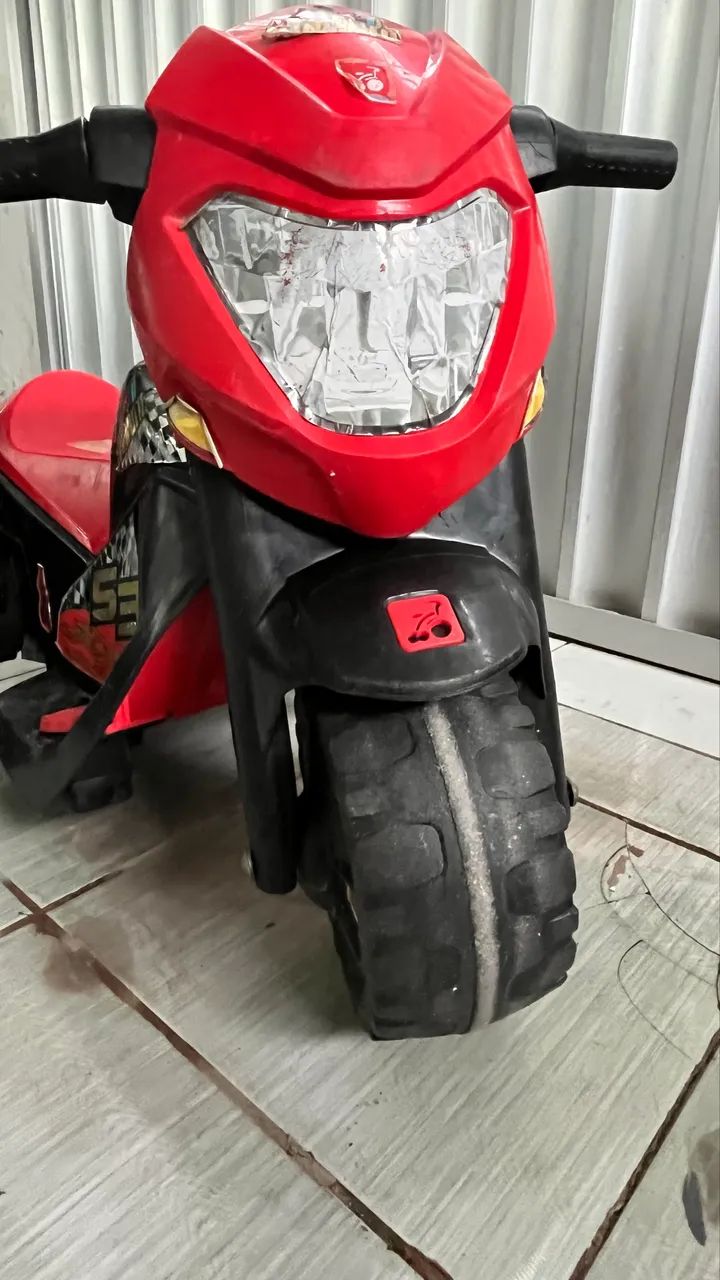 Moto elétrica infantil 6 V bandeirantes  - Foto 4