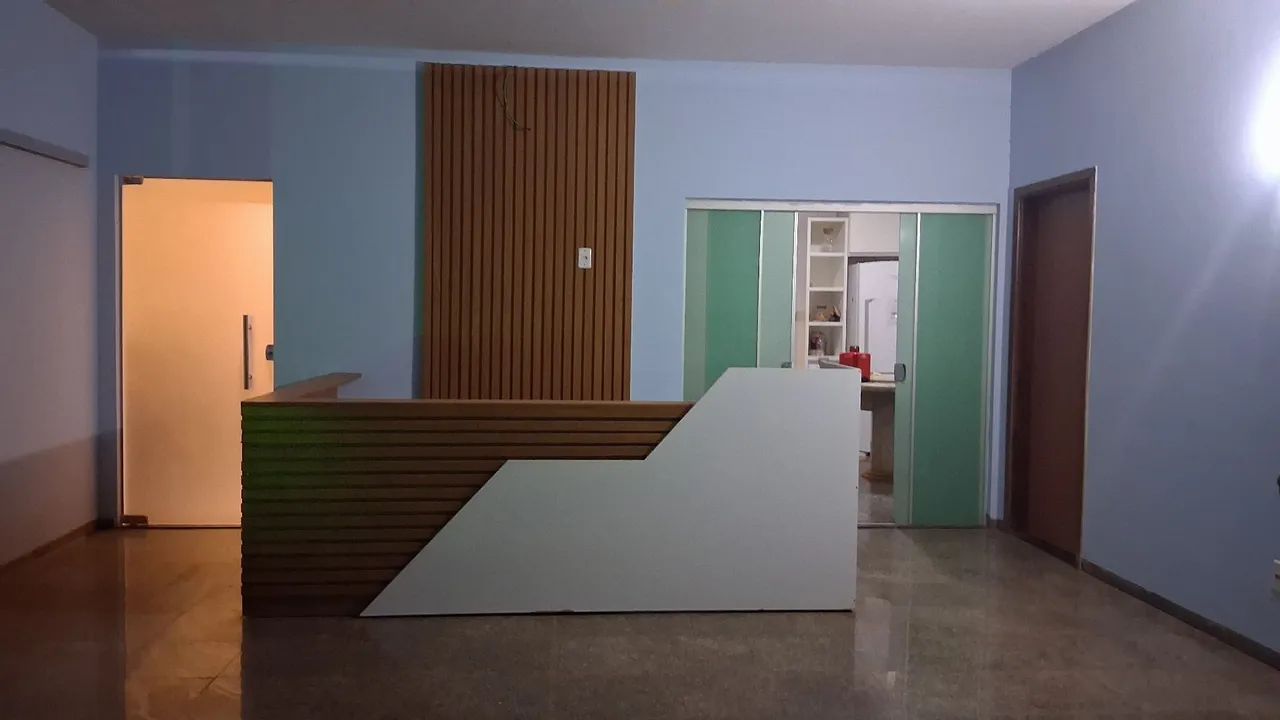 Vende-se balcão para recepção 