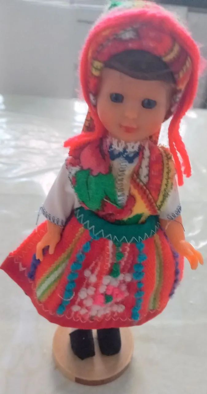 Uma boneca  Minho Portugal com 22cm  nova