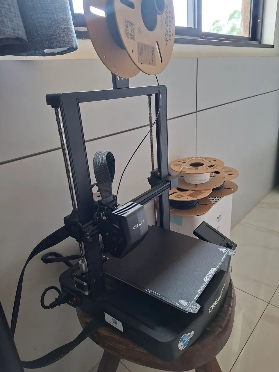 Impressora 3D Ender 3 V3 SE + 4 rolos de filamento - Foto 2
