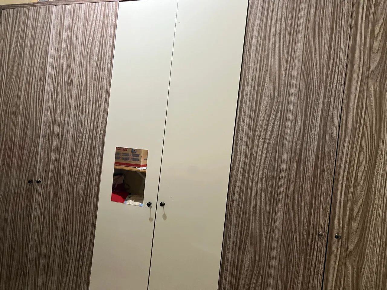Vende-se guarda roupa