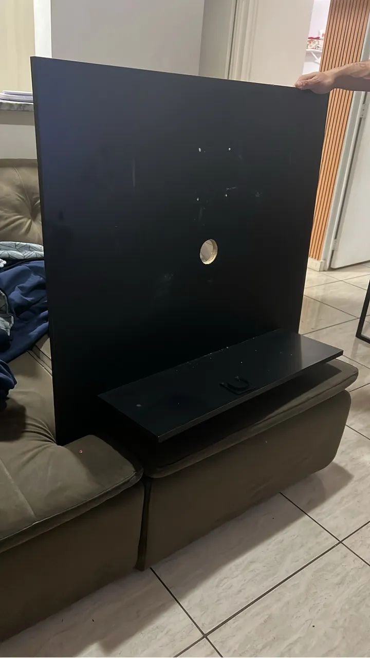 Painel de Tv com prateleira inclusa